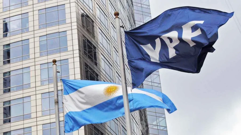 Comienza a invertir en acciones de YPF